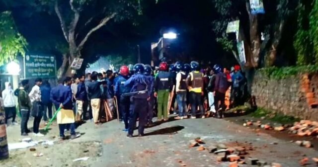 15 feridos em confronto entre facções do BNP em Rajshahi 15 feridos em confronto entre facções do BNP em Rajshahi
| cinetotal.com.br
