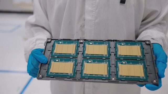 A próxima grande novidade da Intel em estações de trabalho acabou de vazar? Antes do lançamento do Granite Rapids, o relatório afirma que este é o próximo passo do problemático fabricante de chips
| cinetotal.com.br