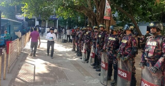 A segurança foi reforçada no tribunal em torno do veredicto contra Sheikh Hasina
| cinetotal.com.br