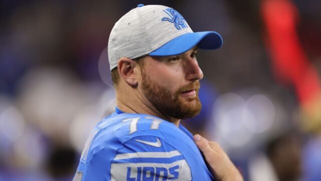Center Ragnow encerra aposentadoria para retornar ao Lions
| cinetotal.com.br