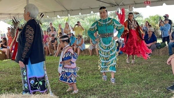 Família da Nação Red Lake compartilha cultura com público internacional Família da Nação Red Lake compartilha cultura com público internacional
| cinetotal.com.br