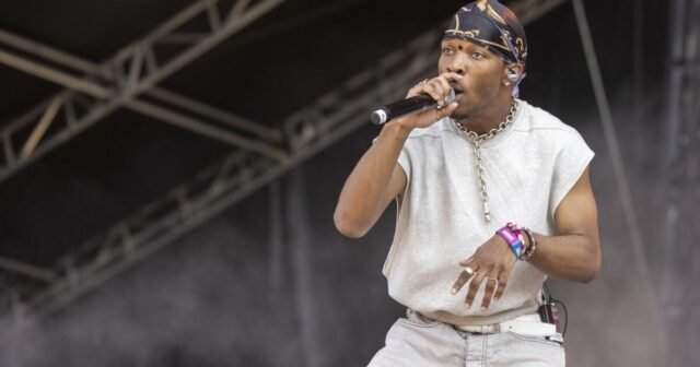 Grande júri de Los Angeles agora investiga o mistério do Grande júri de Los Angeles agora investiga o mistério do adolescente morto enfiado no porta-malas do Tesla da D4vd, dizem fontes
| cinetotal.com.br