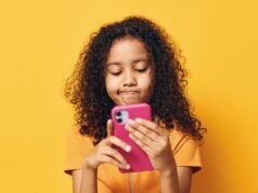 Legisladores da UE pressionam por limite de idade nas redes sociais para maiores de 16 anos na tentativa de proteger as crianças
| cinetotal.com.br Legisladores da UE pressionam por limite de idade nas redes sociais para maiores de 16 anos na tentativa de proteger as crianças
| cinetotal.com.br