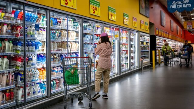 Para muitos, as férias deste ano significam ter que se Para muitos, as férias deste ano significam ter que se contentar com menos
| cinetotal.com.br