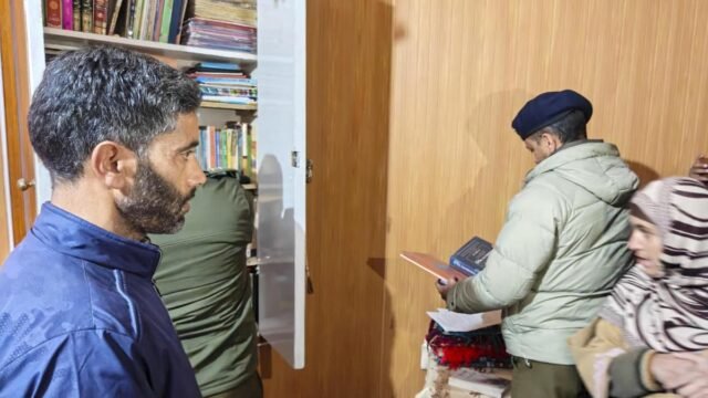 Polícia J&K faz buscas em casas de membros do Jamaat, masjids e madrassas
| cinetotal.com.br