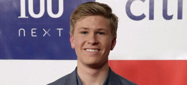 Robert Irwin está supostamente cuidando de uma lesão antes do Robert Irwin está supostamente cuidando de uma lesão antes do final de ‘DWTS’
| cinetotal.com.br