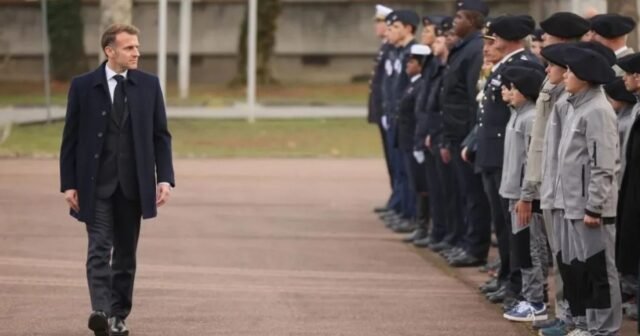Serviço militar anunciado novamente na França
| cinetotal.com.br