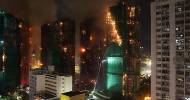 Sobe para 44 número de mortos em incêndio em Hong Kong
| cinetotal.com.br