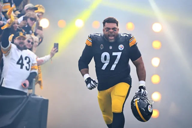 Steelers DT Cam Heyward tenta reunir o time faltando 6 Steelers DT Cam Heyward tenta reunir o time faltando 6 jogos
| cinetotal.com.br