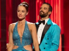 Whitney Leavitt e Mark Ballas lançam bombas ‘DWTS’ em ‘Call Her Daddy’
| cinetotal.com.br Whitney Leavitt e Mark Ballas lançam bombas 'DWTS' em 'Call Her Daddy'
| cinetotal.com.br