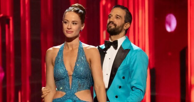 Whitney Leavitt e Mark Ballas lançam bombas 'DWTS' em 'Call Her Daddy'
| cinetotal.com.br