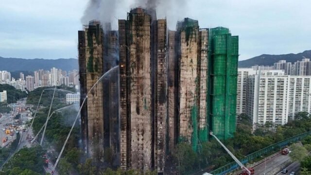 incêndio em complexo residencial; O número de mortos aumentou para 44, faltando 279
| cinetotal.com.br