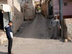 A IDF diz que atirou em adolescente na Cisjordânia depois de atirar tijolos contra soldados. O vídeo parece contradizer isso
| cinetotal.com.br A IDF diz que atirou em adolescente na Cisjordânia depois de atirar tijolos contra soldados. O vídeo parece contradizer isso
| cinetotal.com.br