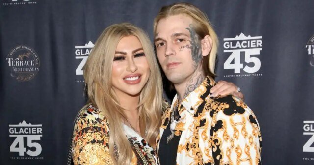 A ex-noiva de Aaron Carter afirma que sua mãe está tentando roubar uma herança
| cinetotal.com.br