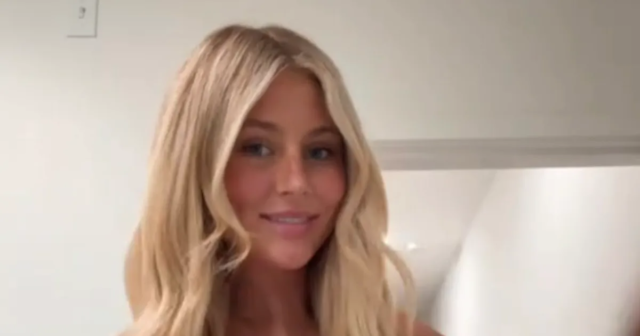 A influenciadora afirma que ela tinha uma 'careca' depois do A influenciadora afirma que ela tinha uma 'careca' depois do cabelo da Chrissy Extensions
| cinetotal.com.br