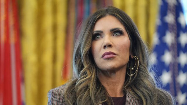 Administração Trump expandirá proibição de viagens para mais de 30 países
| cinetotal.com.br