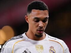 Alexander-Arnold, do Real Madrid, afastado por dois meses
| cinetotal.com.br Alexander-Arnold, do Real Madrid, afastado por dois meses
| cinetotal.com.br