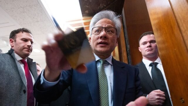 As capacidades do chip AI da Huawei ainda são fracas em comparação com o silício americano – relatório do conselho dos EUA detalha que, apesar dos temores, a Nvidia continua a liderar por uma ampla margem
| cinetotal.com.br