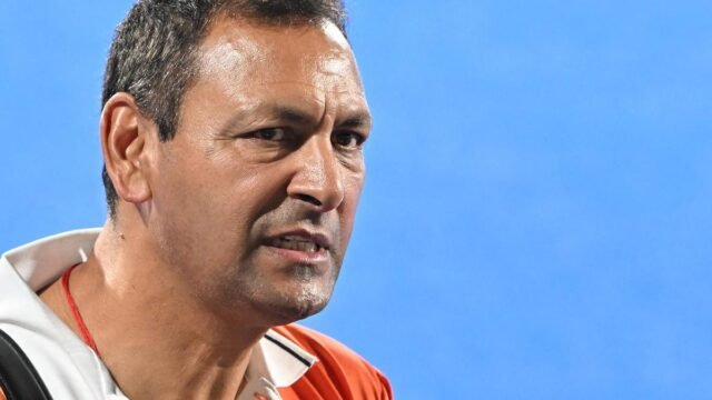 As reclamações dos jogadores sobre o estilo de treinador 'desatualizado As reclamações dos jogadores sobre o estilo de treinador 'desatualizado e ditatorial' levaram à renúncia de Harendra
| cinetotal.com.br