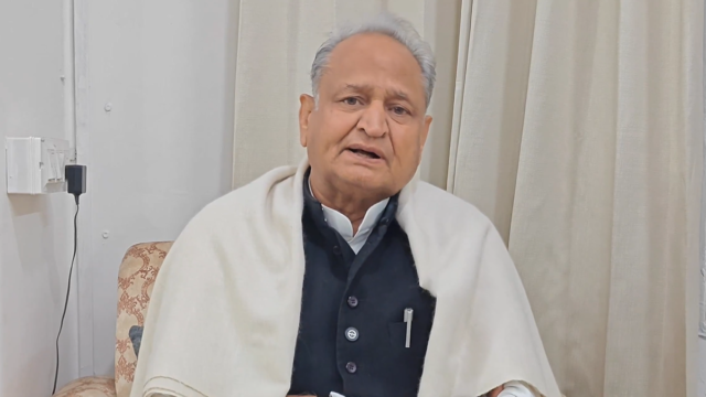 Ashok Gehlot acusa Center de 'vender' Aravallis, alega conspiração por Ashok Gehlot acusa Center de 'vender' Aravallis, alega conspiração por trás de mudanças políticas
| cinetotal.com.br