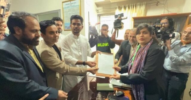 Asif Mahmud recolhe formulário de nomeação para o círculo eleitoral Asif Mahmud recolhe formulário de nomeação para o círculo eleitoral de Dhaka-10
| cinetotal.com.br