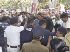 BLOs protestam em Calcutá contra nova carga de trabalho, confronto com a polícia
| cinetotal.com.br BLOs protestam em Calcutá contra nova carga de trabalho, confronto com a polícia
| cinetotal.com.br