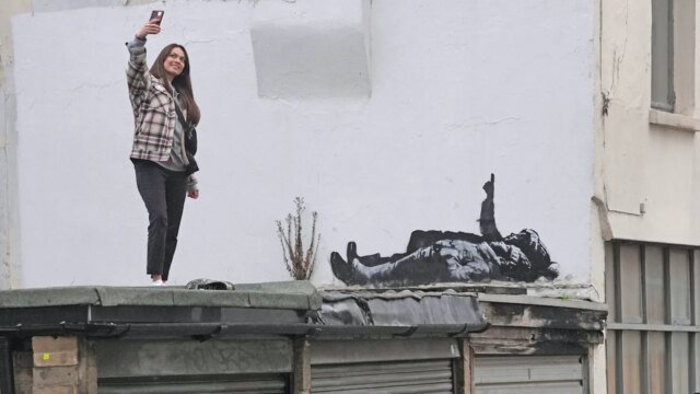Banksy inaugura novo mural em Londres
| cinetotal.com.br