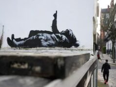Banksy revela nova arte retratando figuras observando as estrelas em Londres
| cinetotal.com.br Banksy revela nova arte retratando figuras observando as estrelas em Londres
| cinetotal.com.br