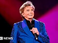 Barry Manilow fará cirurgia para ‘mancha cancerosa’ no pulmão
| cinetotal.com.br Barry Manilow fará cirurgia para ‘mancha cancerosa’ no pulmão
| cinetotal.com.br