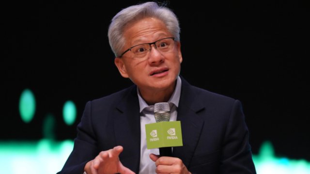 CEO da Nvidia se reúne com Trump e discute controles de exportação
| cinetotal.com.br