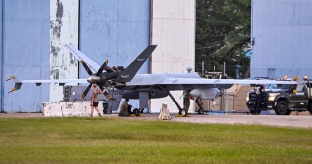 Casa Branca confirma que almirante ordenou segundo ataque a suposto barco de drogas
| cinetotal.com.br