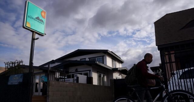 Como um Angeleno construiu um oásis de saúde no deserto alimentar de Los Angeles
| cinetotal.com.br