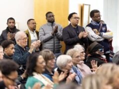 Comunidade somali de St. Cloud reage contra Trump
| cinetotal.com.br Comunidade somali de St. Cloud reage contra Trump
| cinetotal.com.br