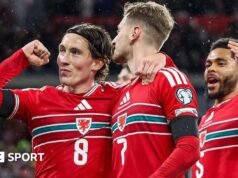 ‘Copa do Mundo pode render milhões para a base galesa’
| cinetotal.com.br 'Copa do Mundo pode render milhões para a base galesa'
| cinetotal.com.br