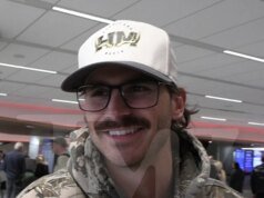 Country Star Tucker Wetmore fala sobre movimentos mágicos no palco, as mulheres não se cansam
| cinetotal.com.br Country Star Tucker Wetmore fala sobre movimentos mágicos no palco, as mulheres não se cansam
| cinetotal.com.br