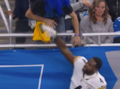 DK Metcalf suspenso 2 jogos após bater no torcedor durante o jogo Steelers-Lions
| cinetotal.com.br DK Metcalf suspenso 2 jogos após bater no torcedor durante o jogo Steelers-Lions
| cinetotal.com.br