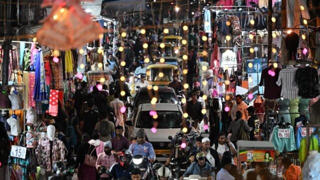 De bolos saudáveis ​​ao Papai Noel Secreto, Bengaluru brilha com a alegria do Natal
| cinetotal.com.br