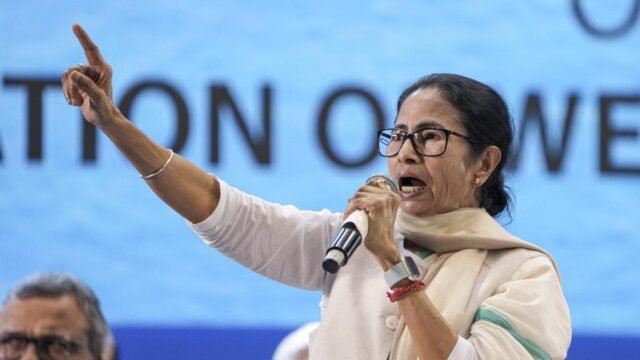 Erros grosseiros no exercício SIR conduzido pela ECI até agora em Bengala Ocidental: Mamata
| cinetotal.com.br
