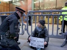 Greta Thunberg é presa em Londres enquanto apoiava ativistas pró-palestinos em greve de fome
| cinetotal.com.br Greta Thunberg é presa em Londres enquanto apoiava ativistas pró-palestinos em greve de fome
| cinetotal.com.br
