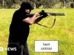 Homens armados de Bondi planejaram ataque ‘meticulosamente’ durante meses, alega polícia
| cinetotal.com.br Homens armados de Bondi planejaram ataque 'meticulosamente' durante meses, alega polícia
| cinetotal.com.br