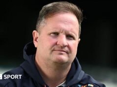 Inglaterra investiga Ashes bebendo enquanto vídeo surge
| cinetotal.com.br Inglaterra investiga Ashes bebendo enquanto vídeo surge
| cinetotal.com.br