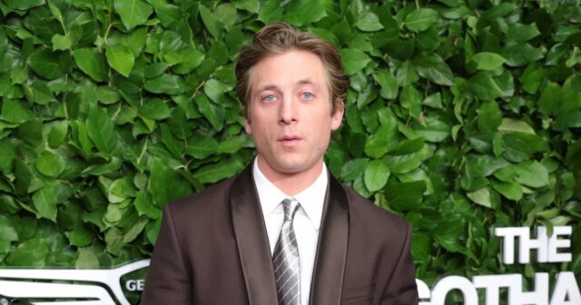 Jeremy Allen White chama o papel de 'Springsteen' de 'presente' no Gotham Awards de 2025
| cinetotal.com.br