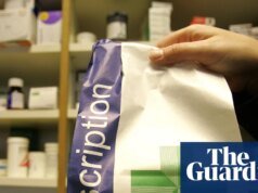 Jovens que abandonam os cuidados na Inglaterra para obter receitas gratuitas, serviços odontológicos e oftalmológicos
| cinetotal.com.br Jovens que abandonam os cuidados na Inglaterra para obter receitas gratuitas, serviços odontológicos e oftalmológicos
| cinetotal.com.br