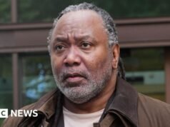 Juiz anula caso de anti-semitismo contra o comediante Reginald D Hunter
| cinetotal.com.br Juiz anula caso de anti-semitismo contra o comediante Reginald D Hunter
| cinetotal.com.br