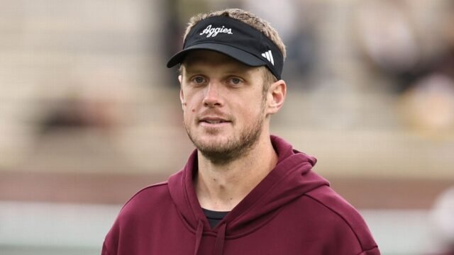 K-State contrata ex-astro QB Klein como treinador principal
| cinetotal.com.br