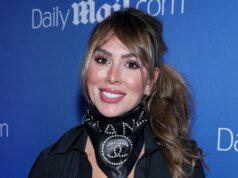 Kelly Dodd fala sobre a filha Jolie após drama de vazamento de correio de voz
| cinetotal.com.br Kelly Dodd fala sobre a filha Jolie após drama de vazamento de correio de voz
| cinetotal.com.br