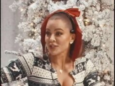 Khloe Kardashian dá dicas atrevidas de BJ para o Natal no TikTok Live
| cinetotal.com.br Khloe Kardashian dá dicas atrevidas de BJ para o Natal no TikTok Live
| cinetotal.com.br