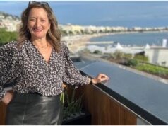 Lizzie Avery morre: o executivo de vendas de TV de longa data da NBCUniversal tinha 54 anos
| cinetotal.com.br Lizzie Avery morre: o executivo de vendas de TV de longa data da NBCUniversal tinha 54 anos
| cinetotal.com.br