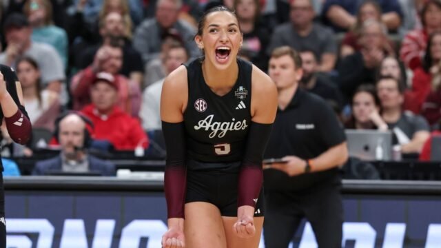 Logan Lednicky completa sonho com título de vôlei no Texas A&M
| cinetotal.com.br