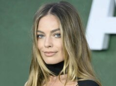 Margot Robbie fala sobre se sentir ‘fraca nos joelhos’ enquanto filma cenas íntimas em novo filme
| cinetotal.com.br Margot Robbie fala sobre se sentir 'fraca nos joelhos' enquanto filma cenas íntimas em novo filme
| cinetotal.com.br